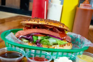 CHERRIS BURGER 13