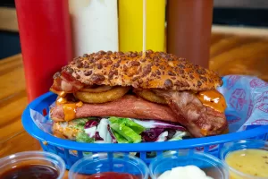 CHERRIS BURGER 14