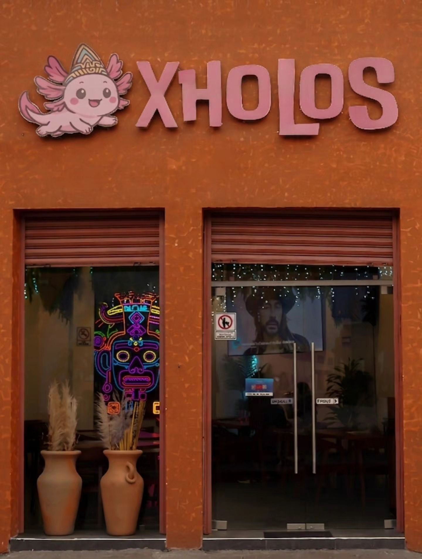 Xholos