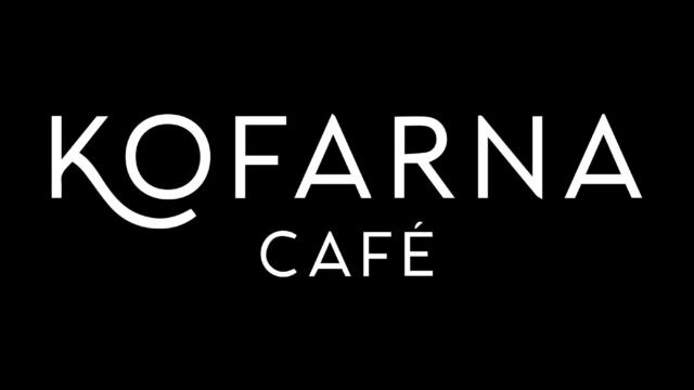 Logo de Café Kofarna en fondo negro, con tipografía moderna y limpia.